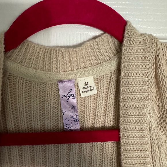 Francesca’s cardigan with elbow detail - unworn! - Picture 2 of 3